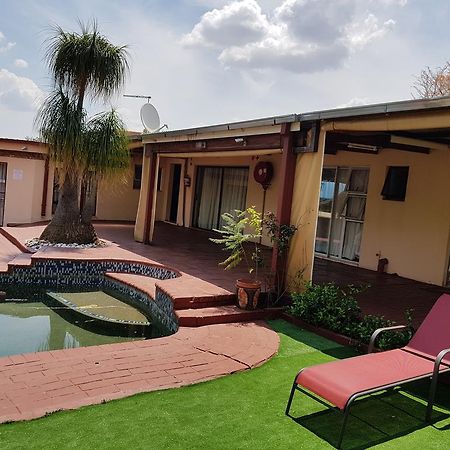 Ethen Guesthouse Polokwane Bagian luar foto