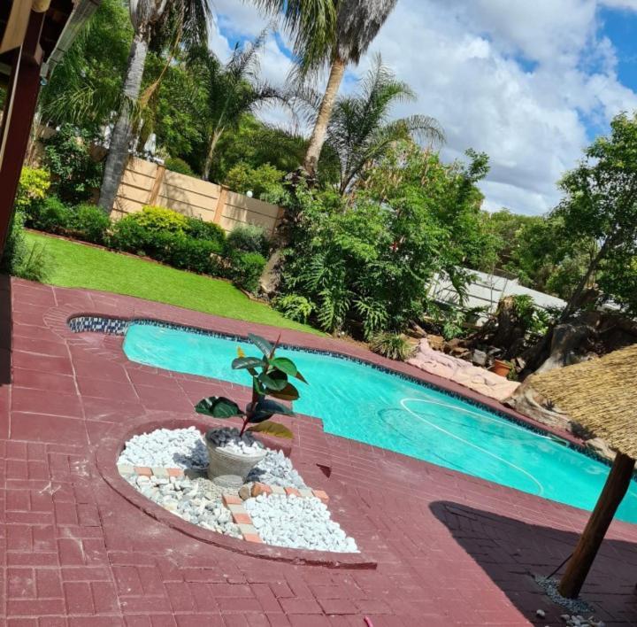 Ethen Guesthouse Polokwane Bagian luar foto