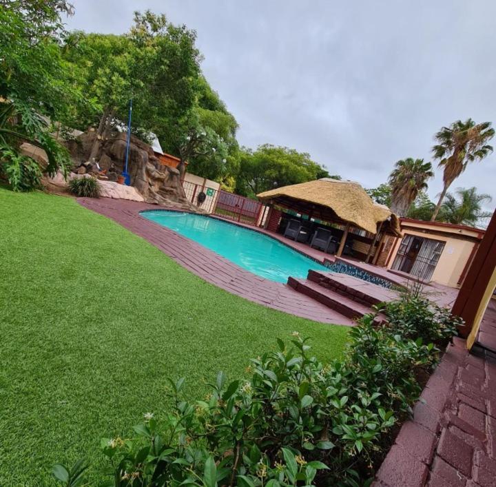 Ethen Guesthouse Polokwane Bagian luar foto