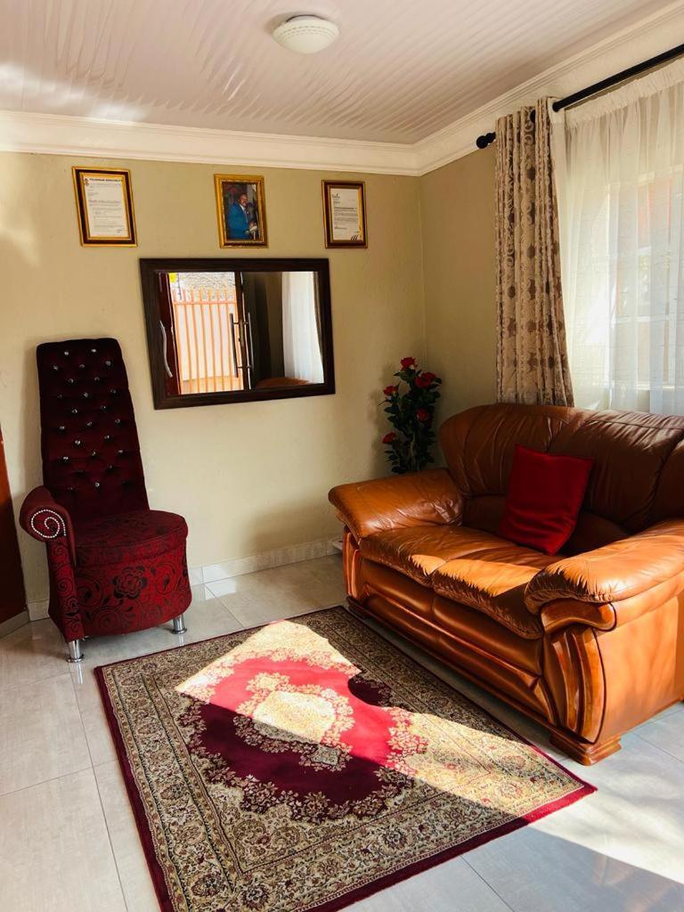 Ethen Guesthouse Polokwane Bagian luar foto