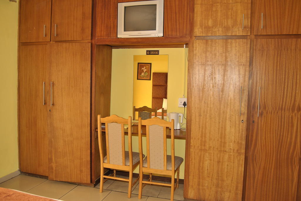 Ethen Guesthouse Polokwane Bagian luar foto