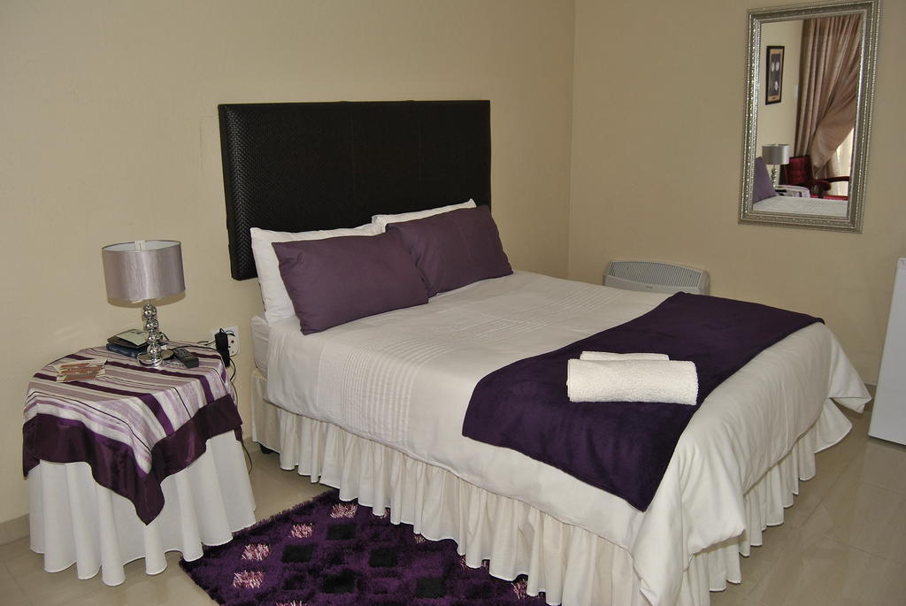 Ethen Guesthouse Polokwane Bagian luar foto