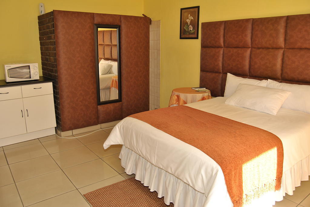 Ethen Guesthouse Polokwane Ruang foto