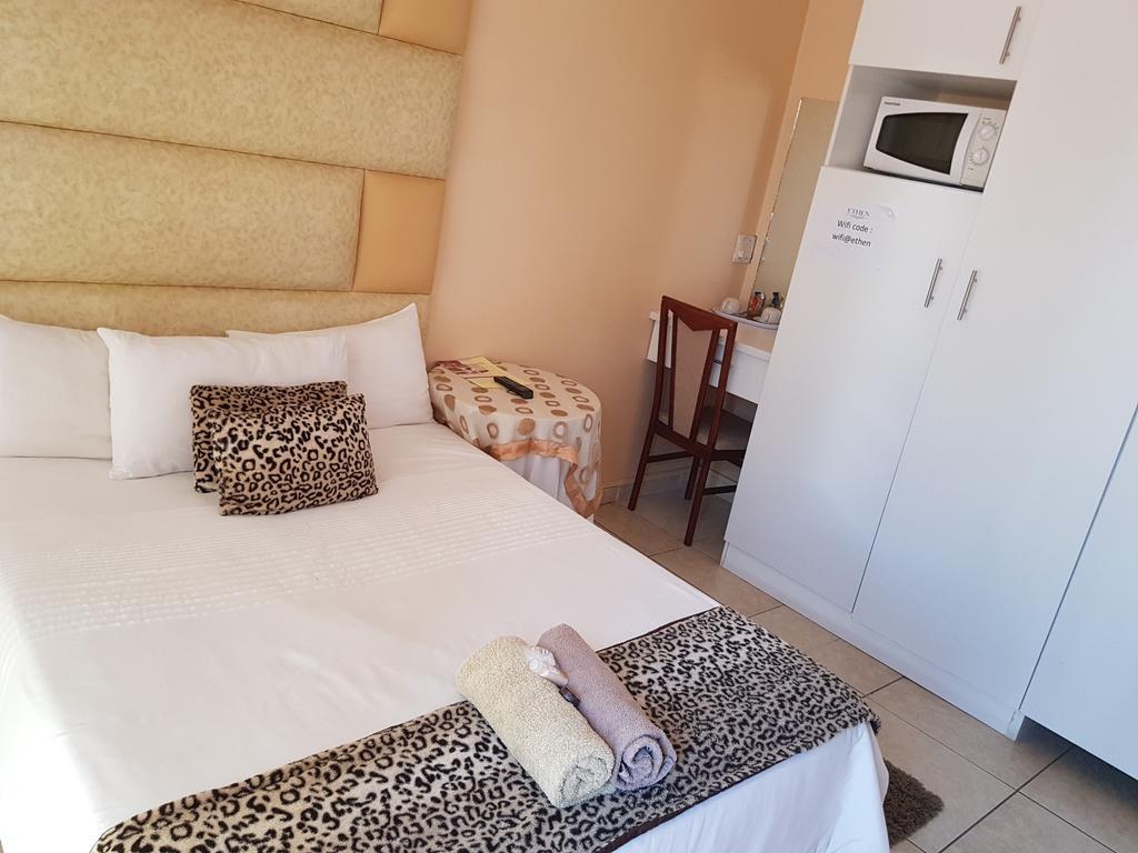 Ethen Guesthouse Polokwane Bagian luar foto